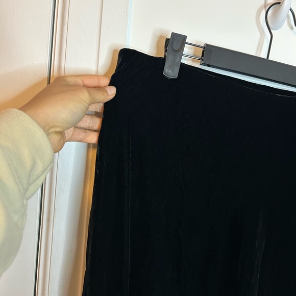 Nwt Banana Republic Bias Black Velour Slip Skirt - Picture 5 of 5